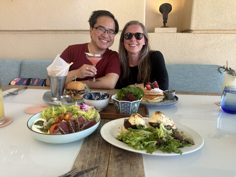 Hawaiian brunch with Jannie & Sum at Hau Tree in Waikiki